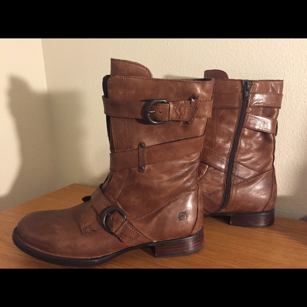 Born side zip, size 9.5 Women’s Boots